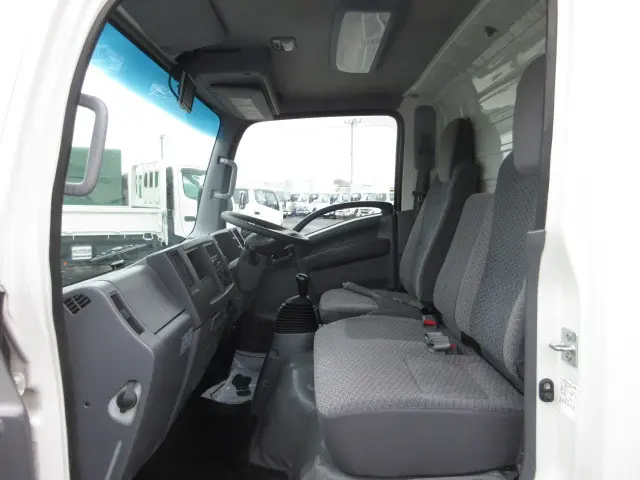 いすゞ エルフ TRG-NLR85AN(2WD)の写真31