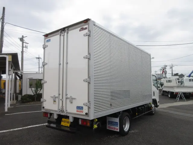 いすゞ エルフ TRG-NMR85AN(2WD)の写真4