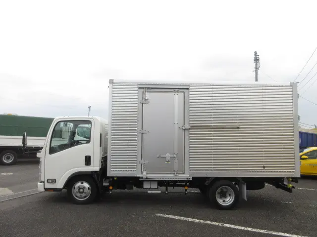 いすゞ エルフ TRG-NMR85AN(2WD)の写真5