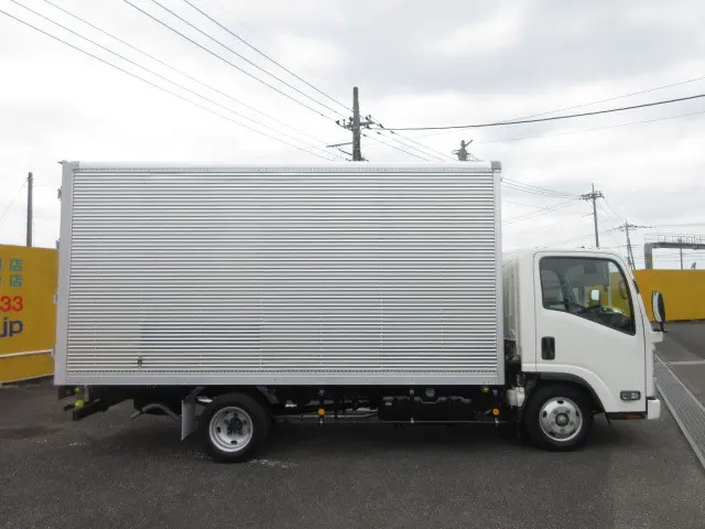 いすゞ エルフ TRG-NMR85AN(2WD)の写真6