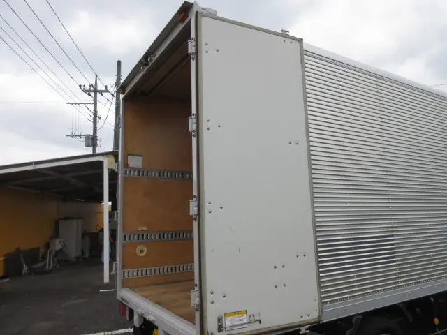 いすゞ エルフ TRG-NMR85AN(2WD)の写真18