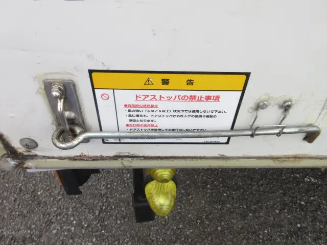 いすゞ エルフ TRG-NMR85AN(2WD)の写真19