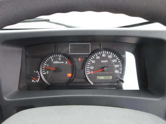 いすゞ エルフ TRG-NMR85AN(2WD)の写真24
