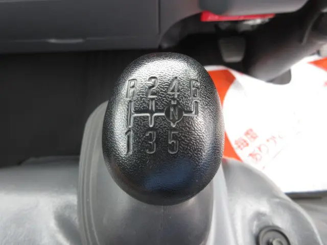 いすゞ エルフ TRG-NMR85AN(2WD)の写真27