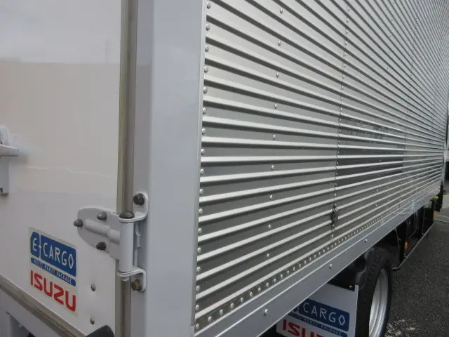 いすゞ エルフ TRG-NMR85AN(2WD)の写真47