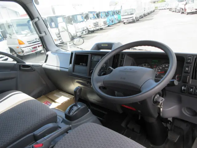 いすゞ エルフ 2PG-NPR88AN(2WD)の写真11