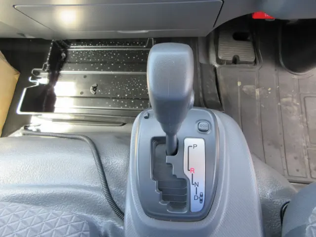 いすゞ エルフ 2PG-NPR88AN(2WD)の写真18