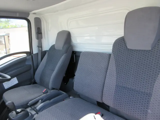 いすゞ エルフ 2PG-NPR88AN(2WD)の写真20