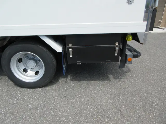 いすゞ エルフ 2PG-NPR88AN(2WD)の写真29
