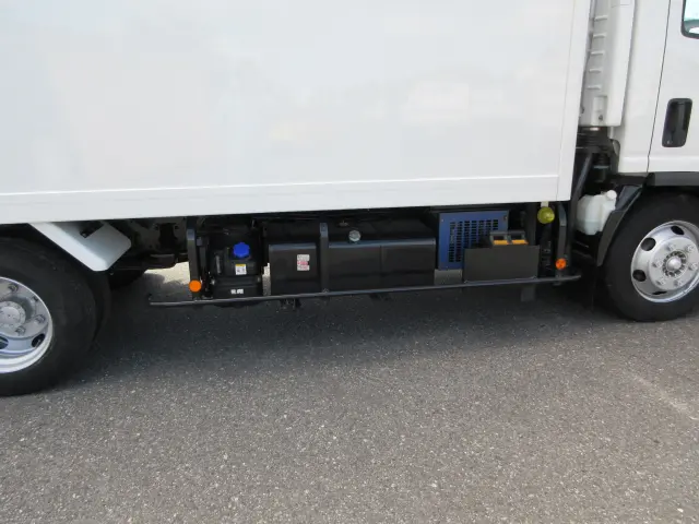 いすゞ エルフ 2PG-NPR88AN(2WD)の写真31