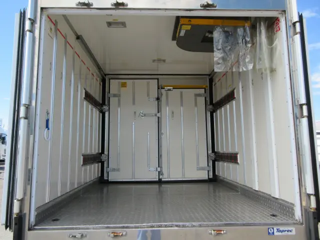 いすゞ エルフ 2PG-NPR88AN(2WD)の写真36