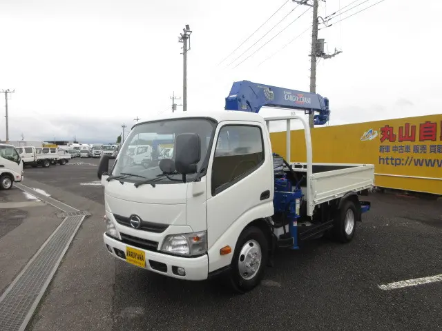日野 デュトロ TKG-XZU685M(4WD)の写真1