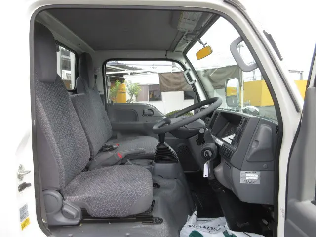 いすゞ エルフ TRG-NHS85A(4WD)の写真13