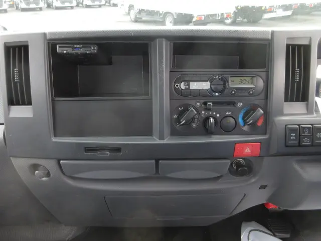 いすゞ エルフ TRG-NHS85A(4WD)の写真16