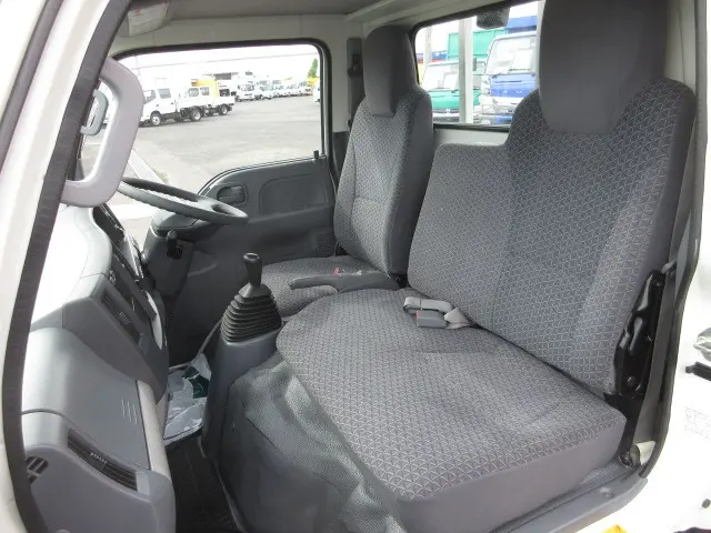 いすゞ エルフ TRG-NHS85A(4WD)の写真20