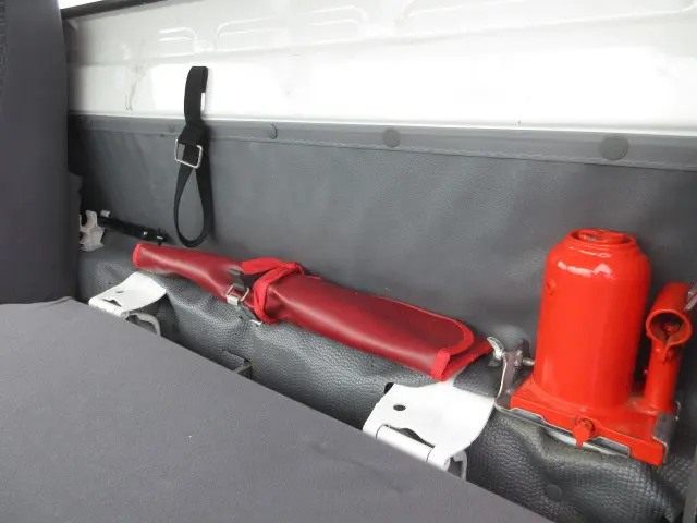 いすゞ エルフ TRG-NHS85A(4WD)の写真21