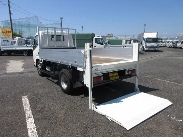 日野 デュトロ TKG-XZU685M(4WD)の写真12