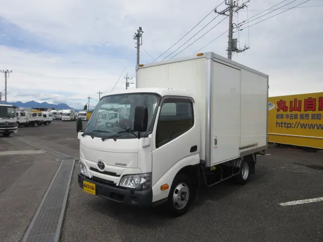 トヨタ ダイナ 2RG-XZC605(2WD)の写真1