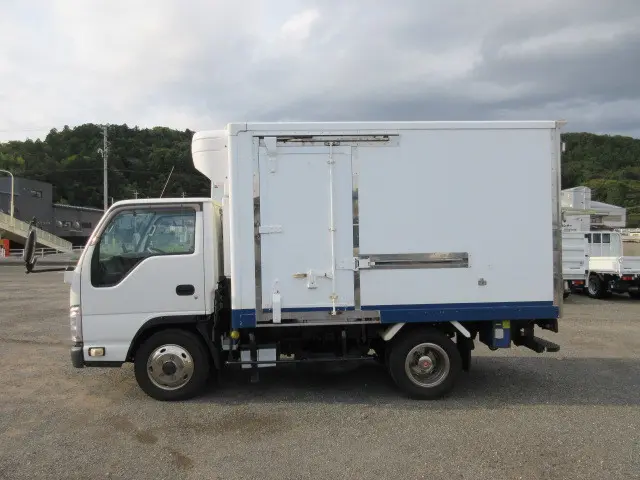 いすゞ エルフ TPG-NJS85AN(4WD)の写真5