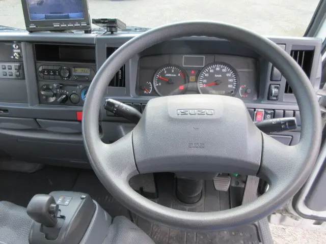 いすゞ エルフ TPG-NJS85AN(4WD)の写真15