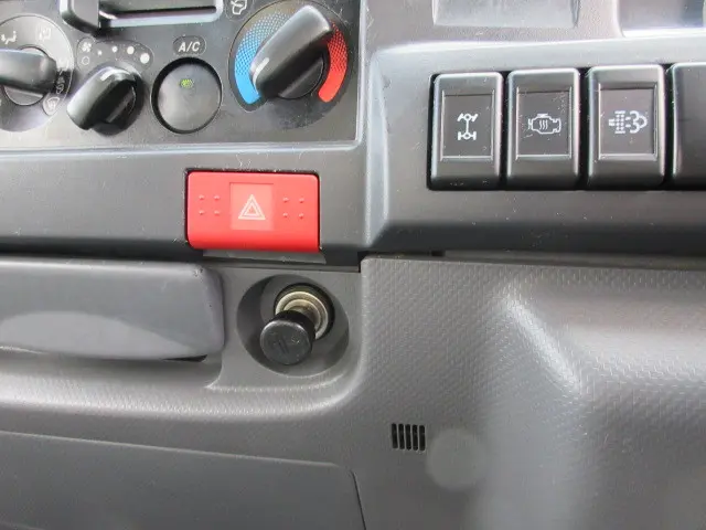 いすゞ エルフ TPG-NJS85AN(4WD)の写真18