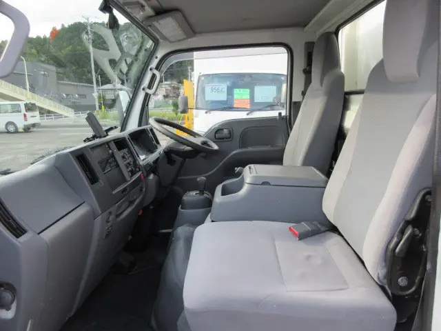 いすゞ エルフ TPG-NJS85AN(4WD)の写真25