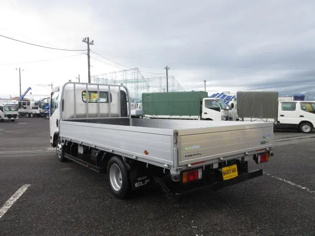 いすゞ エルフ TRG-NNR85AR(2WD)の写真3