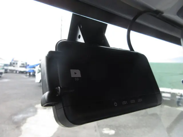 いすゞ エルフ TRG-NNR85AR(2WD)の写真22