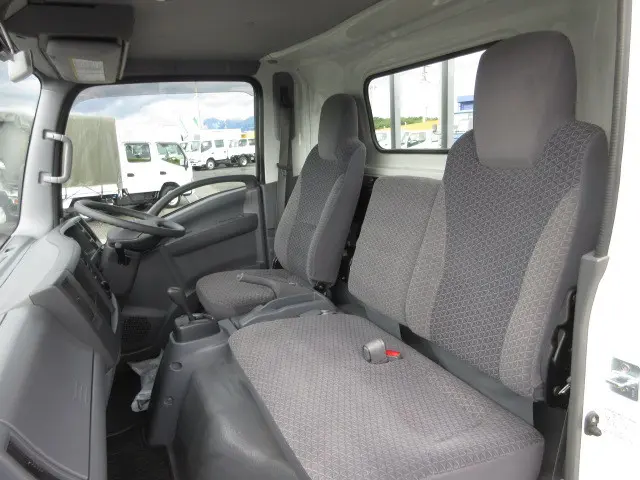 いすゞ エルフ TRG-NNR85AR(2WD)の写真23