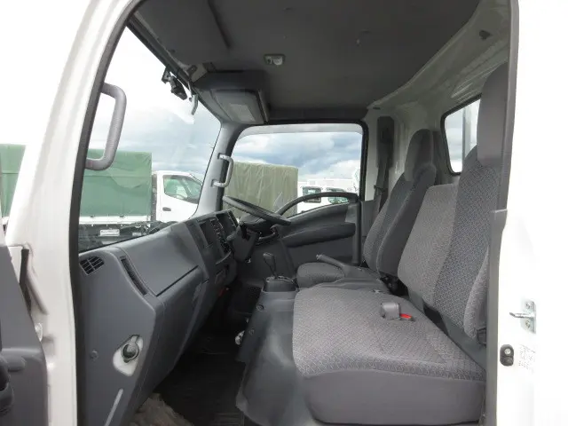 いすゞ エルフ TRG-NNR85AR(2WD)の写真24