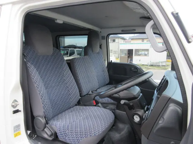 いすゞ エルフ 2RG-NJS88A(4WD)の写真15