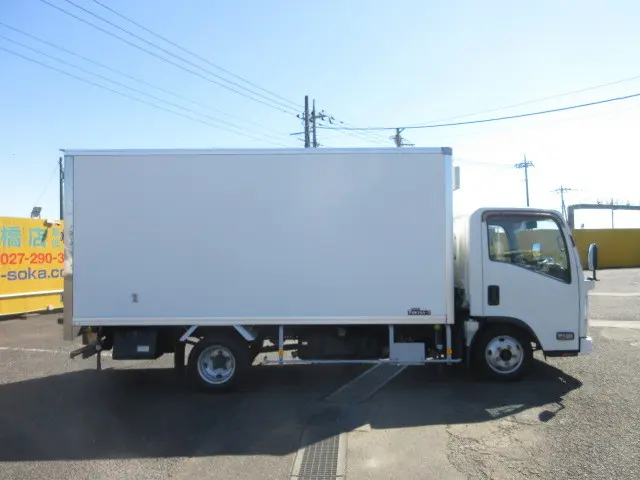 いすゞ エルフ KG-NLR85AN(2WD)の写真6