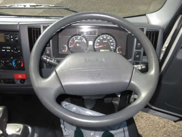 いすゞ エルフ KG-NLR85AN(2WD)の写真27