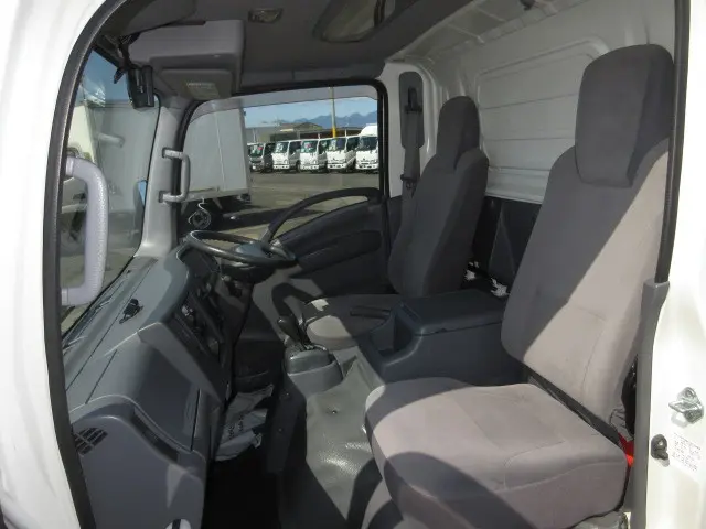 いすゞ エルフ KG-NLR85AN(2WD)の写真34