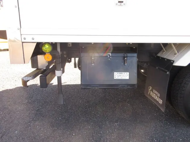 いすゞ エルフ KG-NLR85AN(2WD)の写真43
