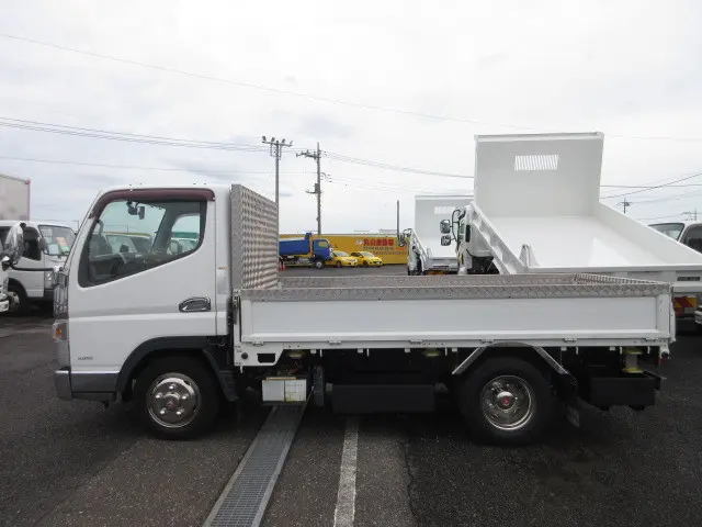 三菱 キャンター TPG-FBA20(2WD)の写真5