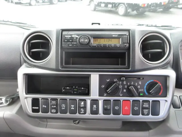 トヨタ ダイナ 2KG-XZU695(4WD)の写真18