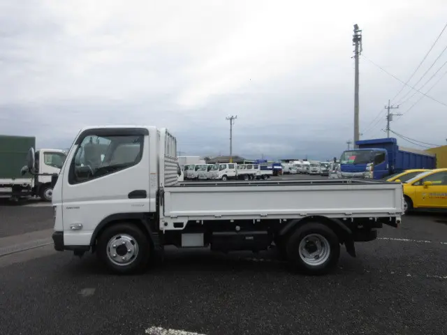 三菱 キャンター 2TG-FDA00(4WD)の写真5