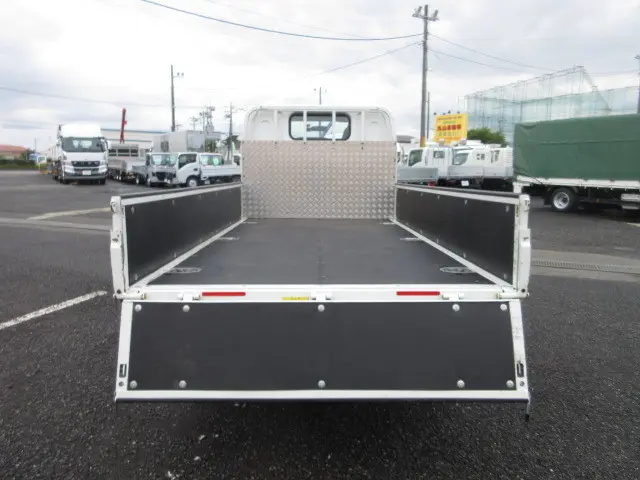 三菱 キャンター 2TG-FDA00(4WD)の写真8