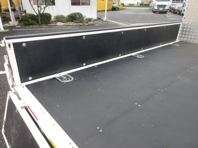 三菱 キャンター 2TG-FDA00(4WD)の写真10