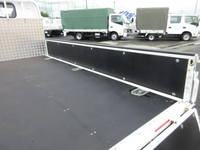 三菱 キャンター 2TG-FDA00(4WD)の写真11