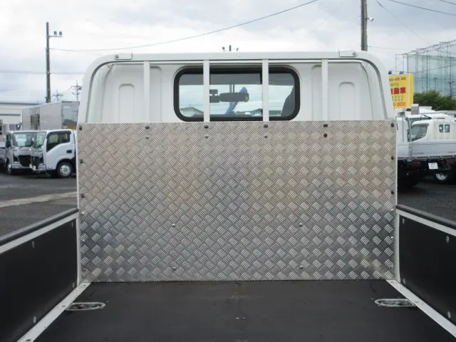 三菱 キャンター 2TG-FDA00(4WD)の写真12