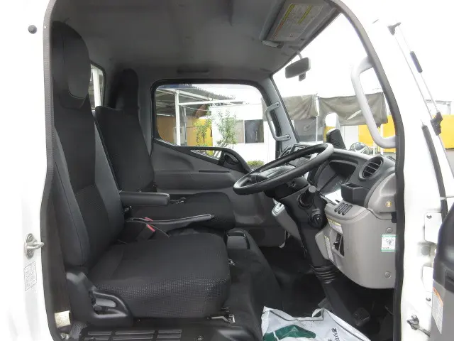 三菱 キャンター 2TG-FDA00(4WD)の写真15
