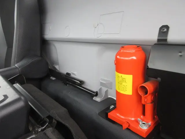 三菱 キャンター 2TG-FDA00(4WD)の写真25