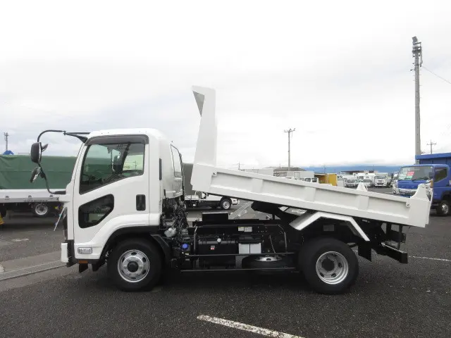いすゞ フォワード 2RG-FRR90S4(2WD)の写真9