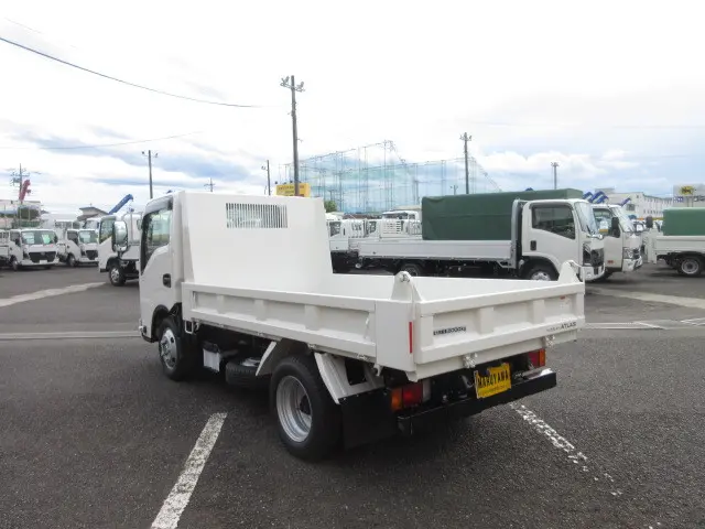 日産 アトラス 2WG-AJR88AT(2WD)の写真3