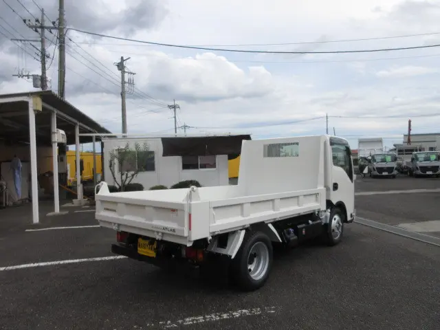 日産 アトラス 2WG-AJR88AT(2WD)の写真4