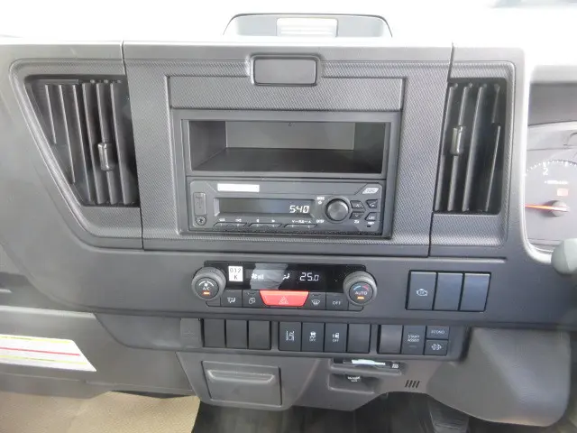 日産 アトラス 2WG-AJR88AT(2WD)の写真25
