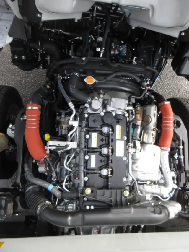 日産 アトラス 2WG-AJR88AT(2WD)の写真32