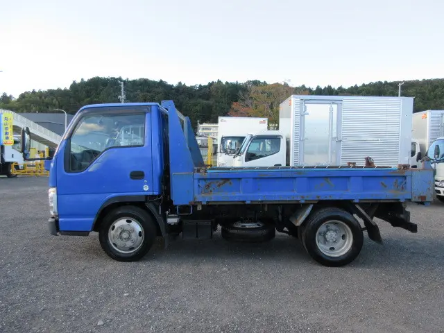いすゞ エルフ BKG-NJR85AD(2WD)の写真5